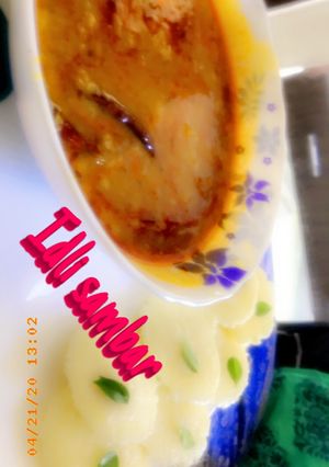 A picture of Idli Rava (suji) idli.