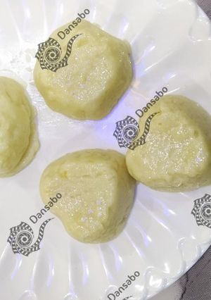 A picture of Tuwon semovita.