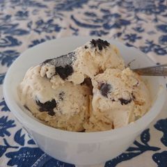 A picture of Homemade oreo and cheesecake ice cream.