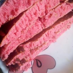 A picture of 'Pinkie' lemon pancakes.