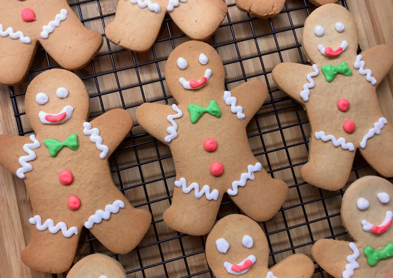 Biscuits bonshommes de Noël en pain d’épices