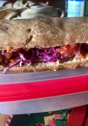 Una foto de Sándwich súper rápido (atún y verduras)