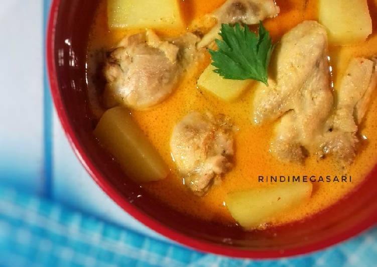 45. Ayam Bumbu Kari Simpel Tanpa Santan