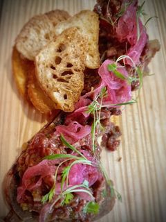 Una foto de Steak tartar de ternera gallega