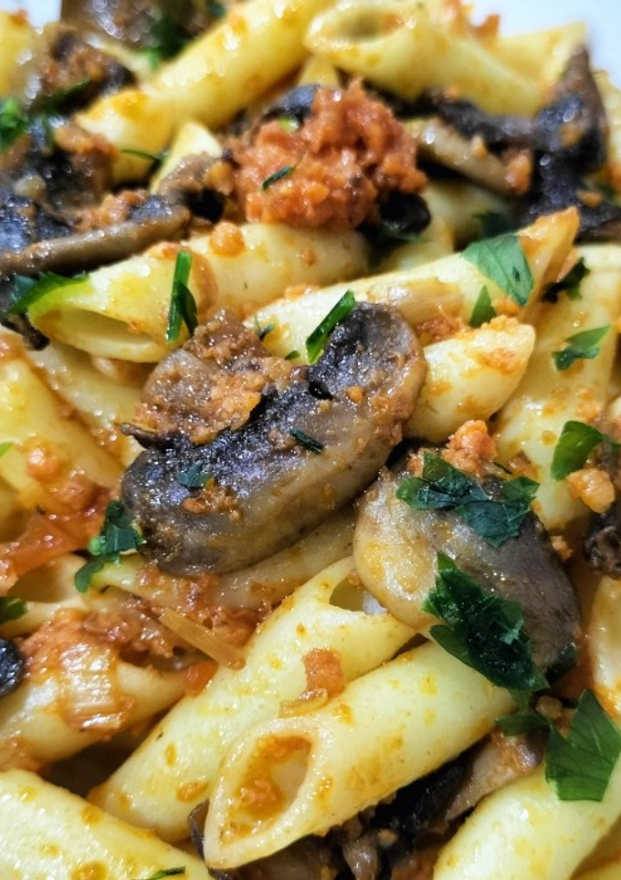 Una foto de Macarrones con champiñones y sobrasada