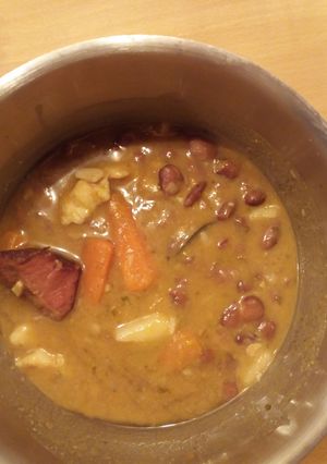 Füstölt húsos..kolbászos bableves, alla Edina 😊😊 recept fotója