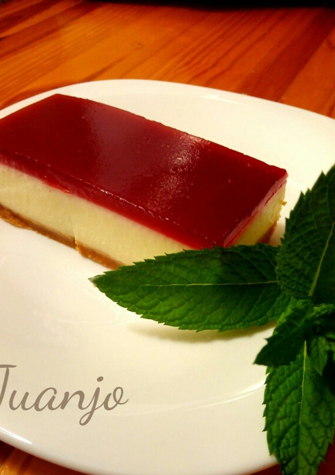 Una foto de Tarta de queso con frambuesas