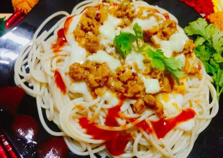 Spaghetti_with_spicy_mince and #white_sauce