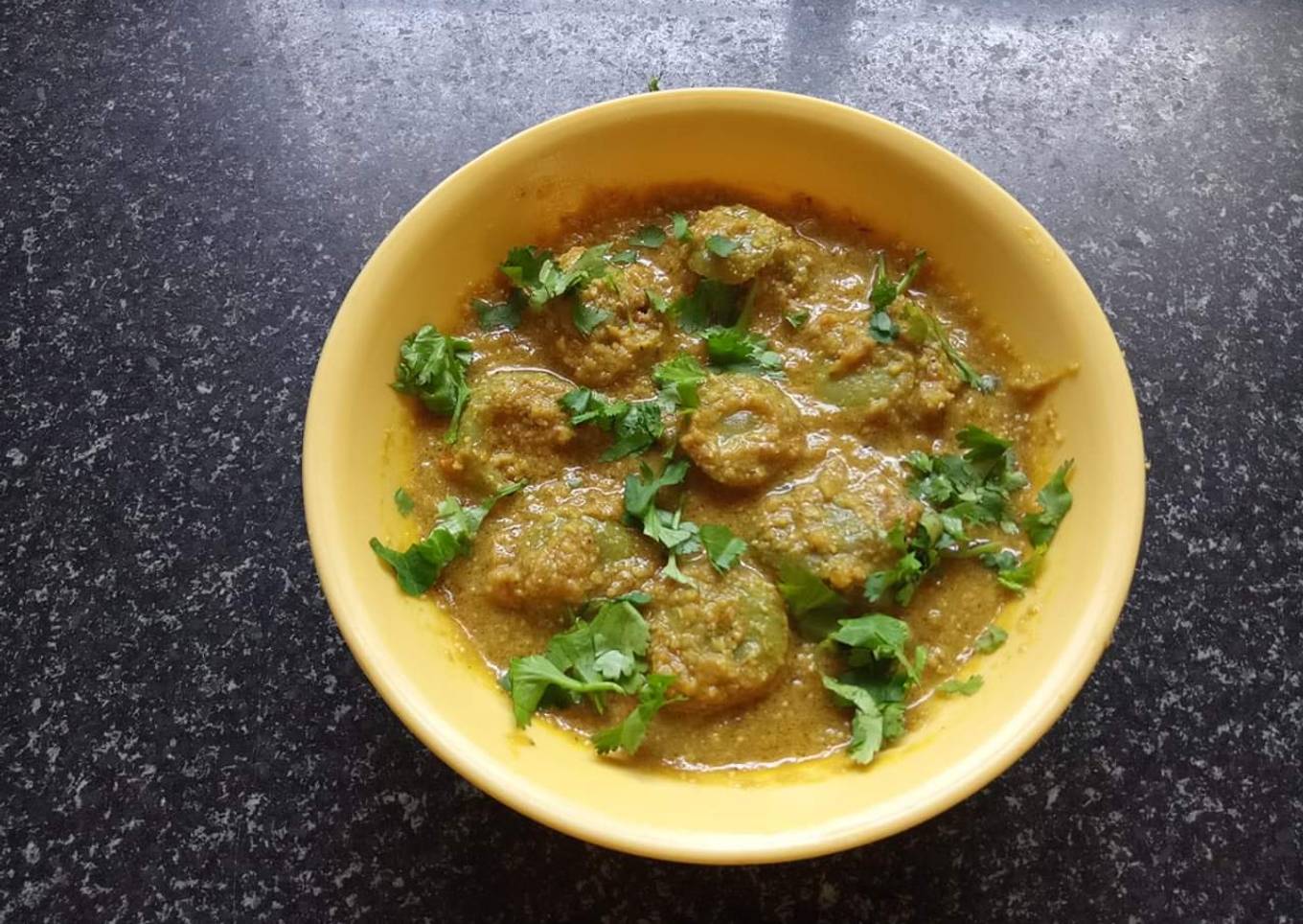 Stuffed Masala Tinda with Gravy