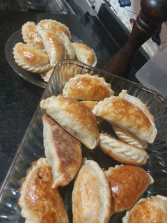 Una foto de Empanadas de carne cortadas a cuchillo (con las sobras de asado)