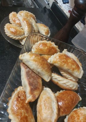 Una foto de Empanadas de carne cortadas a cuchillo (con las sobras de asado)