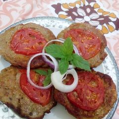 A picture of Chapli kababs.
