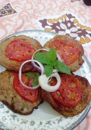 A picture of Chapli kababs.