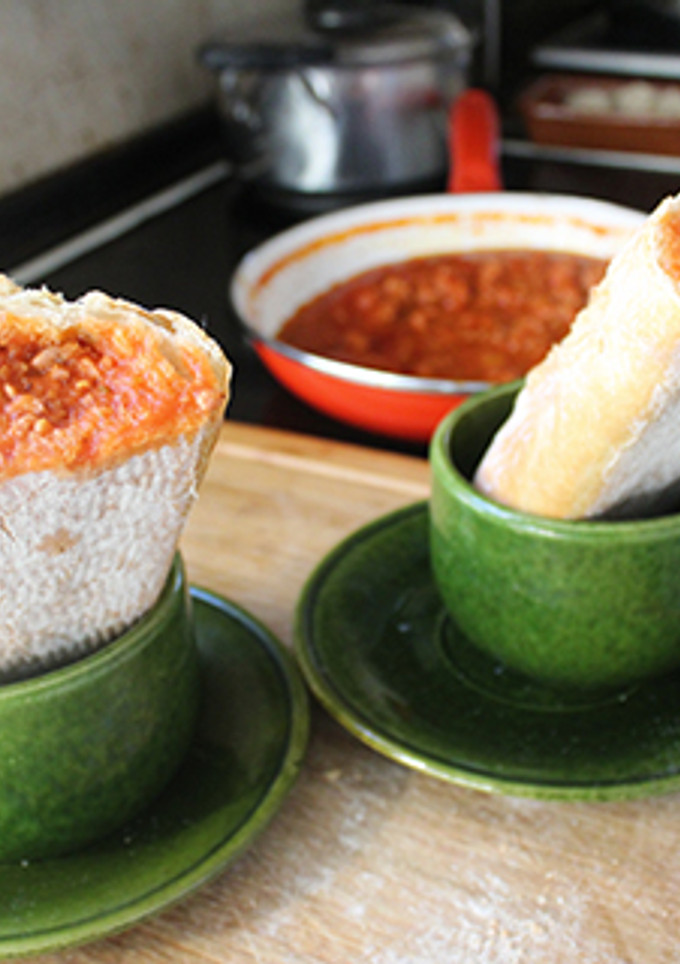 Una foto de Bocadillo de salsa boloñesa