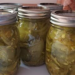 A picture of Spicy bread and butter pickles.