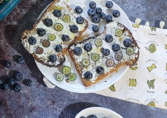 Easiest Way to Prepare Favorite Quick Goat Cheese, Honey &amp; Blueberry Toast