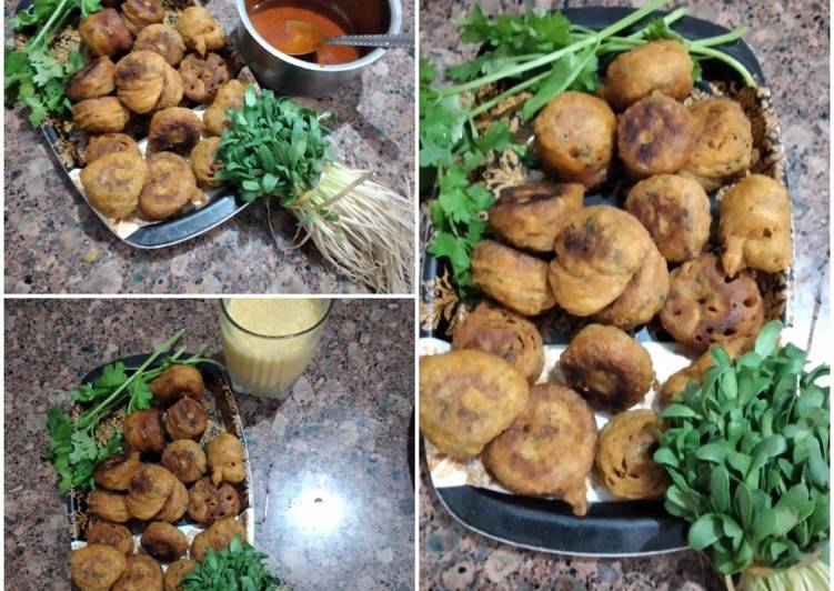 Easiest Way to Cook Delicious મેથી ના ગોટા (Methi Na Gota Recipe In Gujarati)
