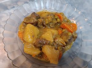 Foto principal de Guiso de ternera con patatas en olla programable Newlux o GM
