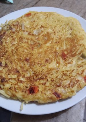 Una foto de Tortilla de fideos