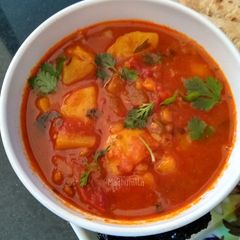 A picture of Aloo Tomato sabzi.