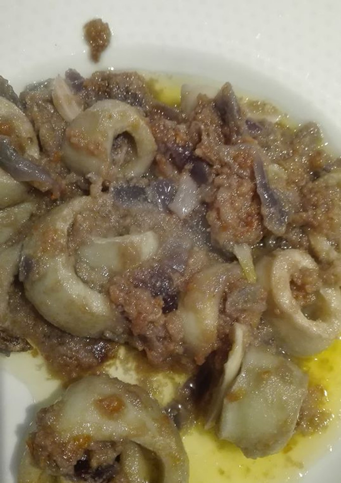 Una foto de Calamares con cebolla