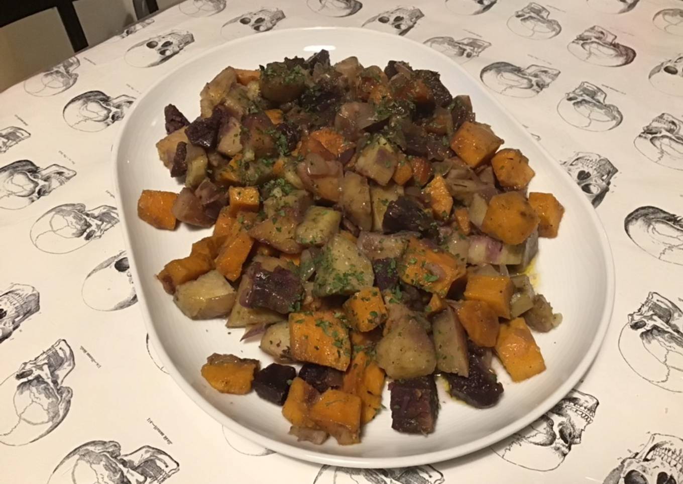Trio de patates douces sautées aux deux oignons