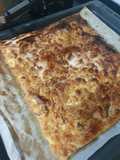 Coca de llardons (chicharrones)