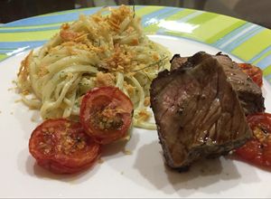Una foto de Espagueti al Eneldo&Cherry Con Solomo al Grill #lacocinadegiri