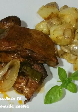 Foto principal de Secreto ibérico al horno a Pedro Ximenez con guarnición de patatas