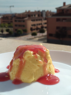 Una foto de Flan de Mango