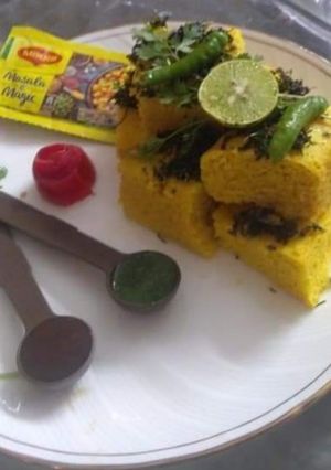 ढोकला (dhokla recipe in Hindi) रेसिपी मुख्य फोटो