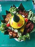 Tumpeng Nasi Kuning Komplit