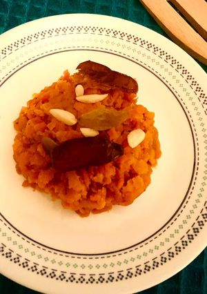 গাজরের হালুয়া (Gajarer Halua Recipe in Bengali) রেসিপির প্রধান ছবি