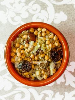 Una foto de Garbanzos con setas