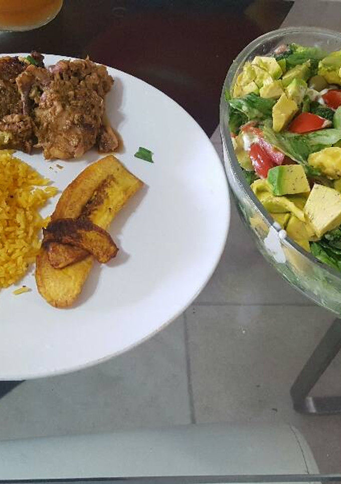 Una foto de Sol de Elena. Pollo asado con rodajas de naranja y canela