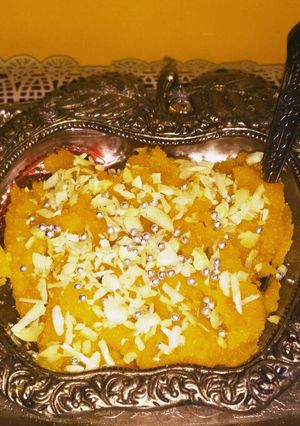 A picture of PAPAYA halwa.
