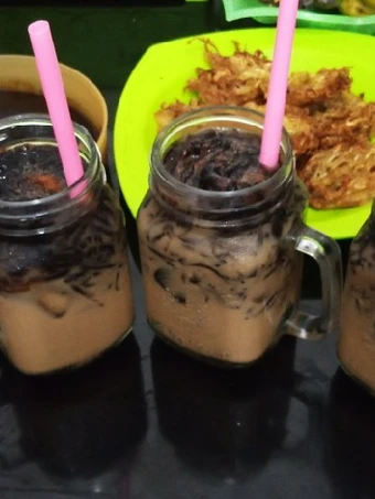 Cara Mudah Membikin Resep Es Cappucino Cincau simple yang Sempurna Anti Ribet, Uenak Banget