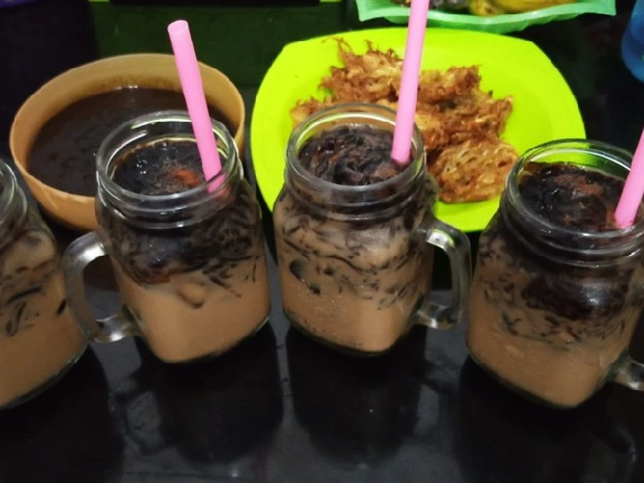 Cara Mudah Membikin Resep Es Cappucino Cincau simple yang Sempurna Anti Ribet, Uenak Banget