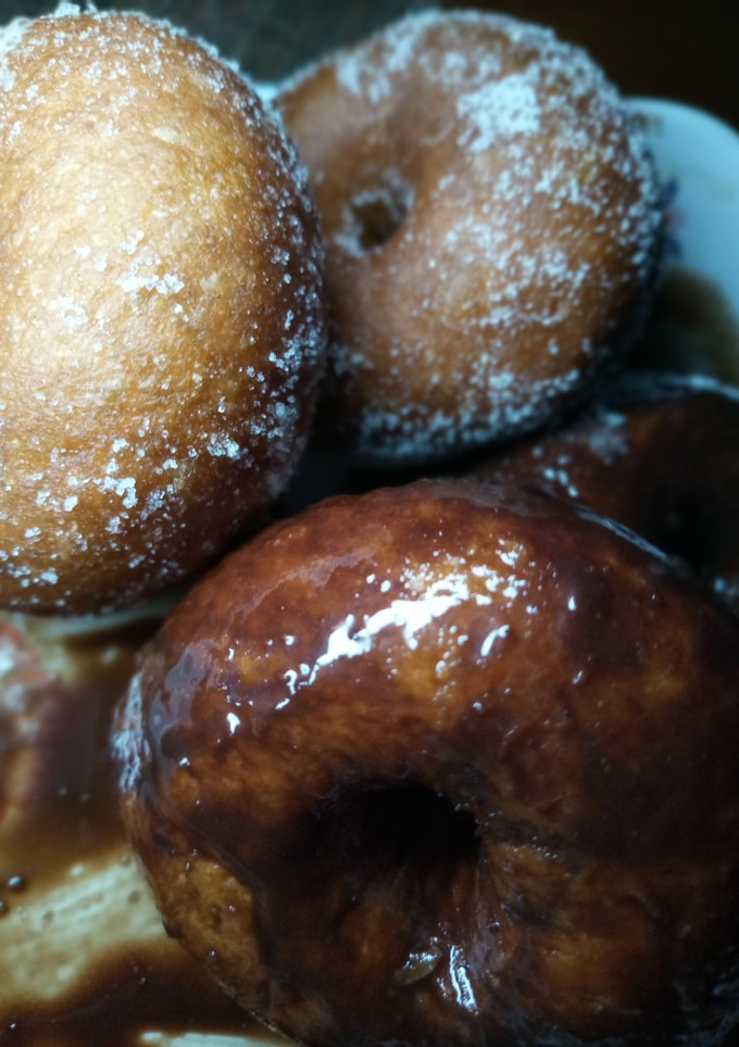 A picture of Glaze doughnuts 😋.