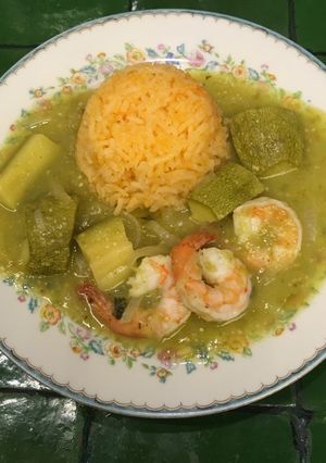 Una foto de Camarones con calabacitas ©