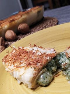 Una foto de Crepes Gratinados (rellenos de espinacas, queso de cabra)