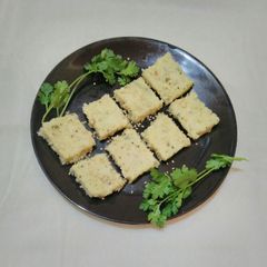 A picture of Poha suji dhokla.