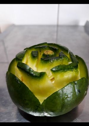 Una foto de Floreciendo un zapallo de tronco