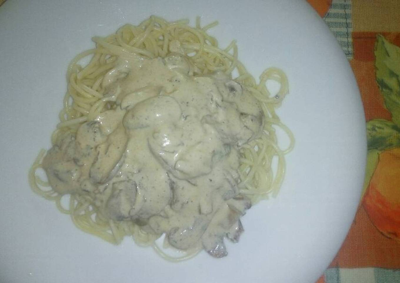 Espaguetis con salsa de champiñones