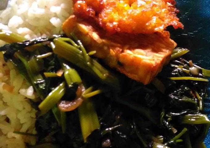 Langkah Mudah untuk Menyiapkan Tumis Kangkung Enak &amp;amp; Mudah, Bisa Manjain Lidah