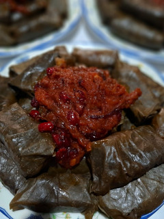 عکسی از دستور دلمه ی برگ مو