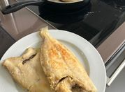 Una foto de gallos fritos