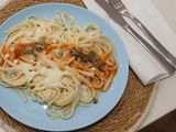 Tagliatelle con Emulsión de Pimiento Asado al Pesto y Notas de Queso Fundente