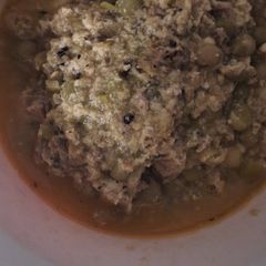 A picture of Low carb peas with tuna and eggs.