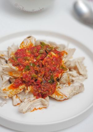 Foto resep Dada Ayam Kukus Siram Cabai